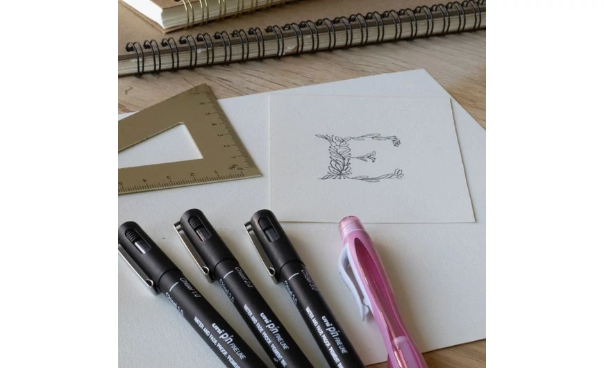 Virágos betűk UNI PIN tűfilcekkel – Engedd szabadjára a kreativitásod!